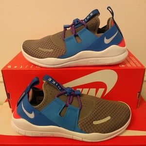 Kid's Size 7Y Nike Free Run